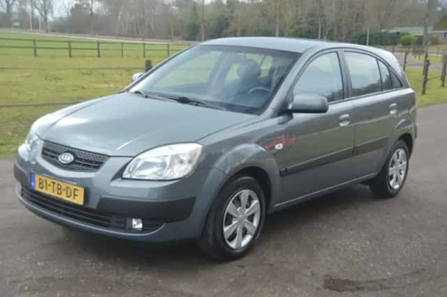 Kia Rio (2006) thumbnail 1