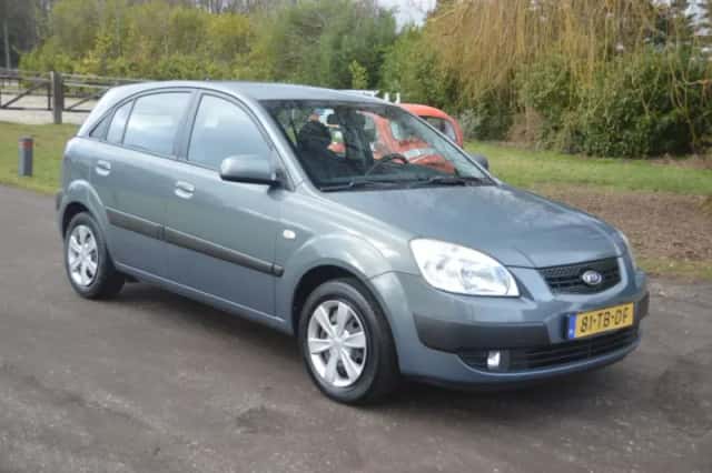 Kia Rio (2006) thumbnail 2