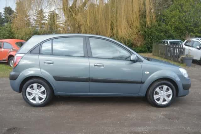 Kia Rio (2006) thumbnail 5