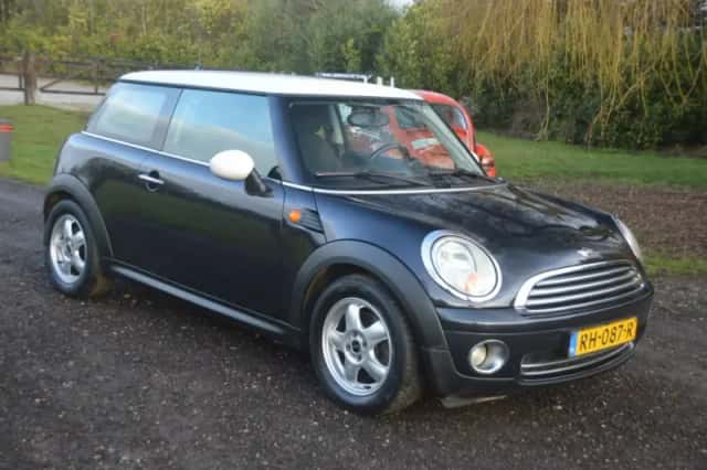 MINI Cooper (2008) thumbnail 2