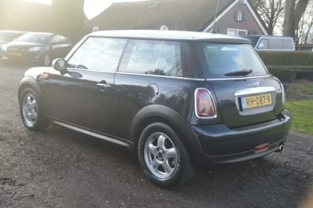 MINI Cooper (2008) thumbnail 4