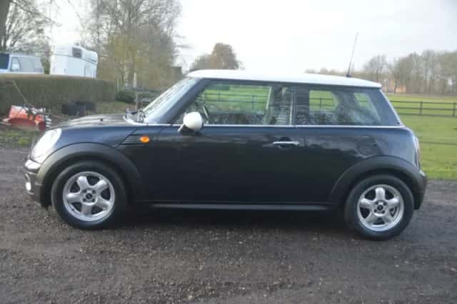MINI Cooper (2008) thumbnail 6