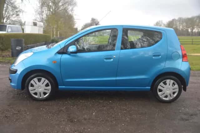 Nissan Pixo (2010) thumbnail 6