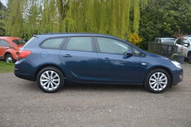 Opel Astra (2012) thumbnail 5