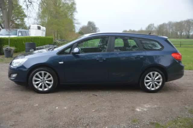 Opel Astra (2012) thumbnail 6