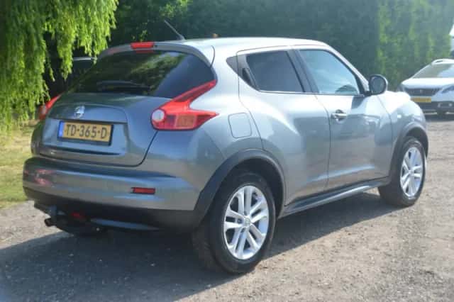 Nissan Juke (2012) thumbnail 3
