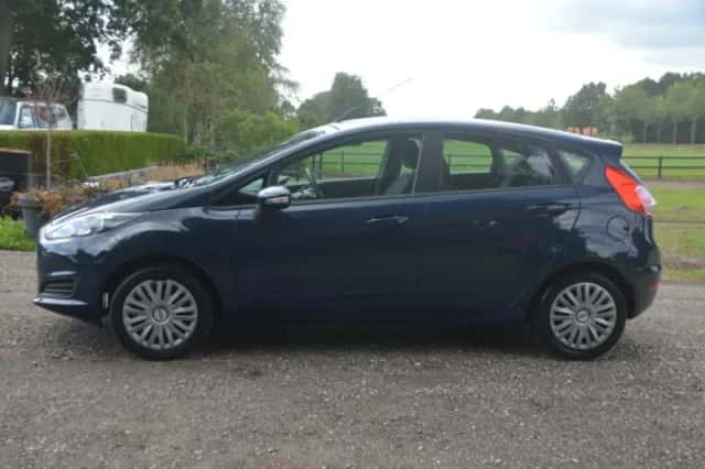 Ford Fiesta (2014) thumbnail 6