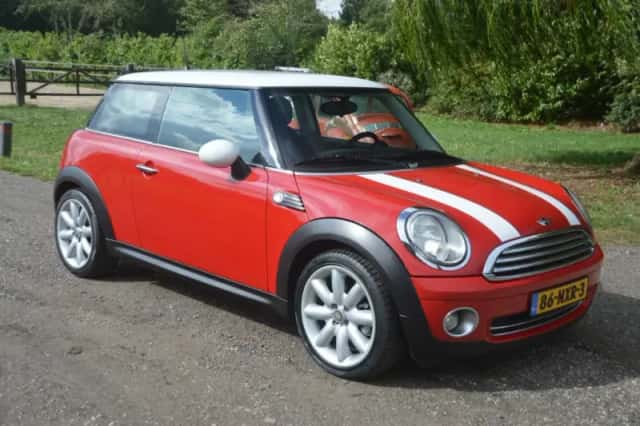 MINI Cooper (2009) thumbnail 2