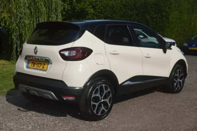 Renault Captur (2018) thumbnail 3