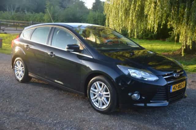 Ford Focus (2012) thumbnail 2