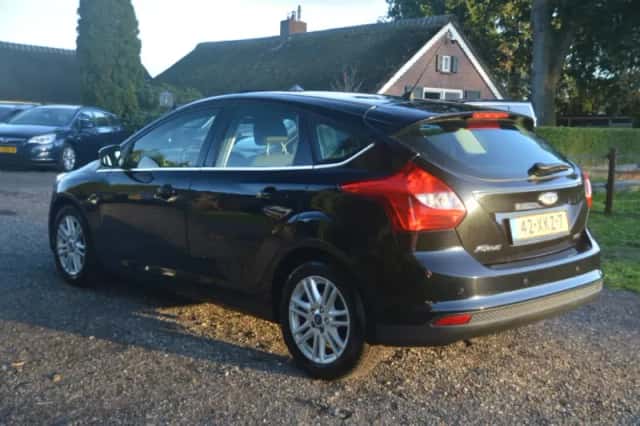 Ford Focus (2012) thumbnail 4