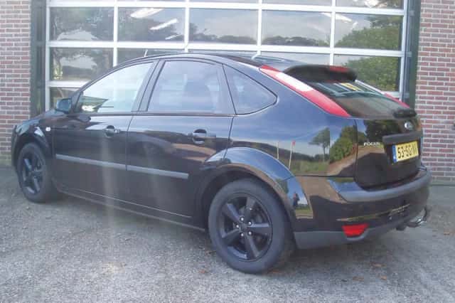 Ford Focus (2006) thumbnail 3