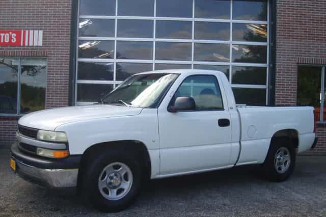 Chevrolet Silverado (1999) thumbnail 2
