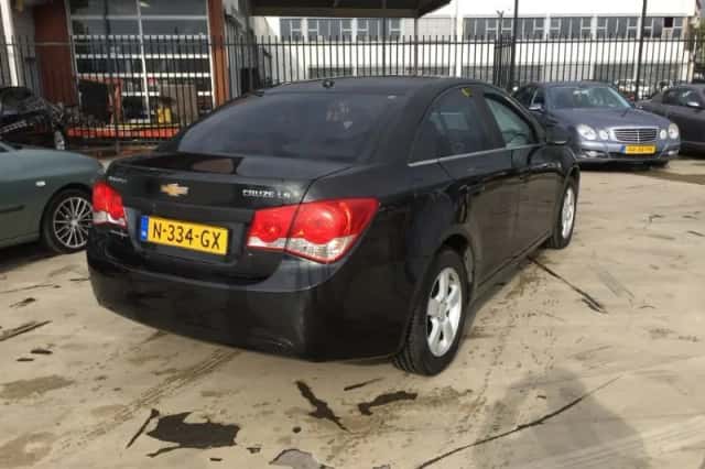 Chevrolet Cruze (2012) thumbnail 4