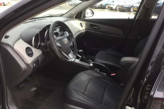 Chevrolet Cruze (2012) thumbnail 6