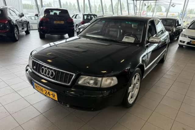 Audi S8 (1998) thumbnail 1