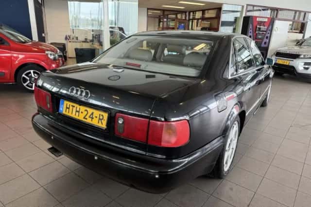 Audi S8 (1998) thumbnail 3
