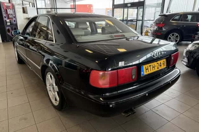 Audi S8 (1998) thumbnail 4