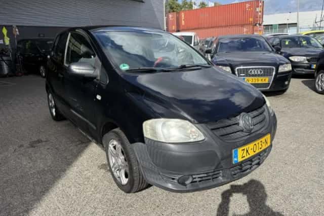 Volkswagen Fox (2009) thumbnail 1