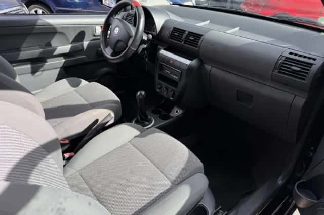 Volkswagen Fox (2009) thumbnail 3