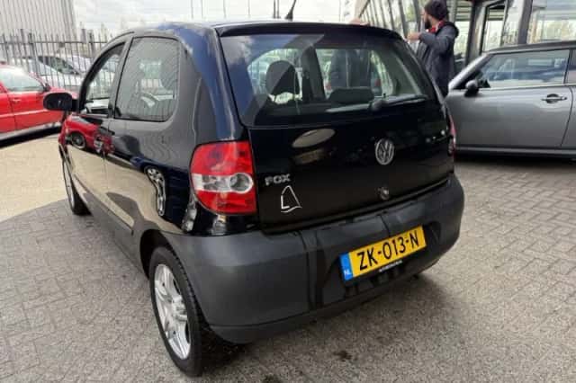 Volkswagen Fox (2009) thumbnail 5