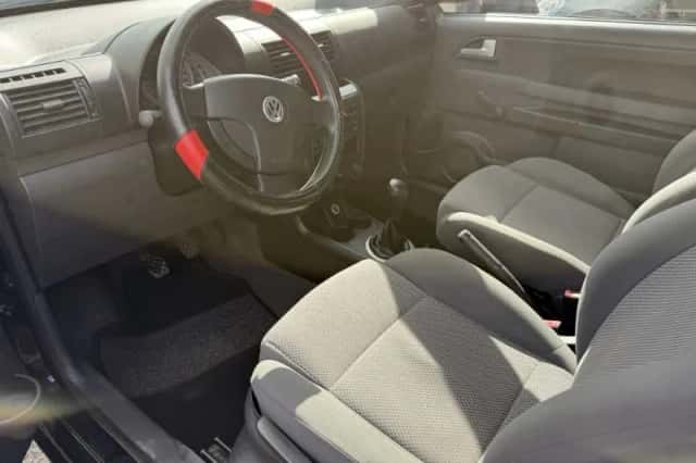 Volkswagen Fox (2009) thumbnail 6