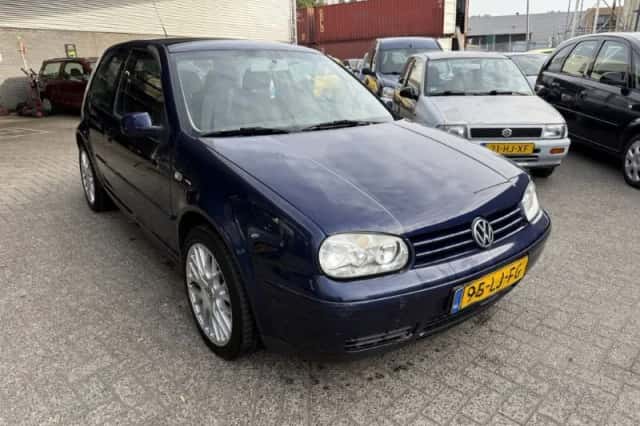 Volkswagen Golf (2003) thumbnail 1