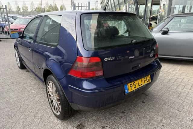 Volkswagen Golf (2003) thumbnail 3