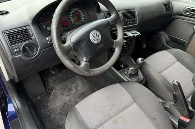 Volkswagen Golf (2003) thumbnail 5