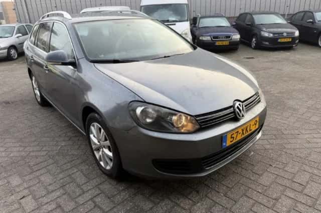 Volkswagen Golf (2012) thumbnail 2