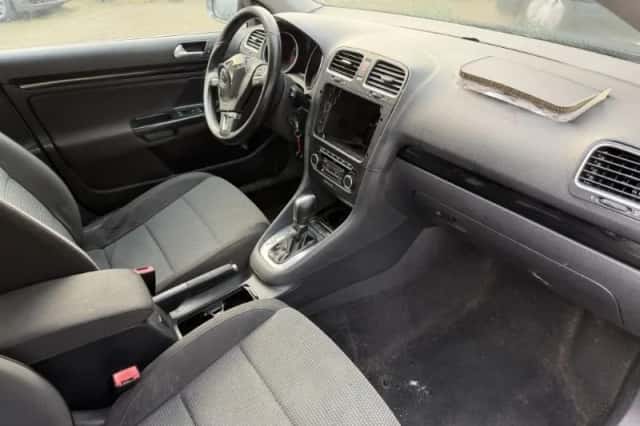 Volkswagen Golf (2012) thumbnail 3