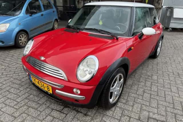 MINI Cooper (2002) thumbnail 2