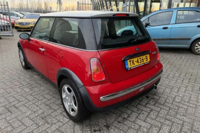 MINI Cooper (2002) thumbnail 5