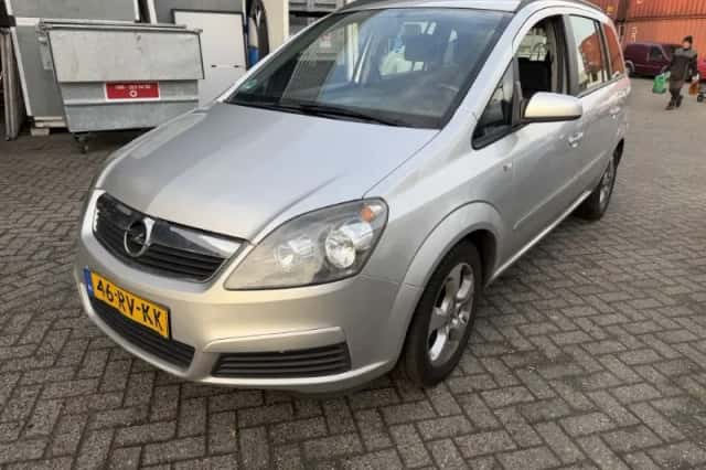Opel Zafira (2005) thumbnail 2