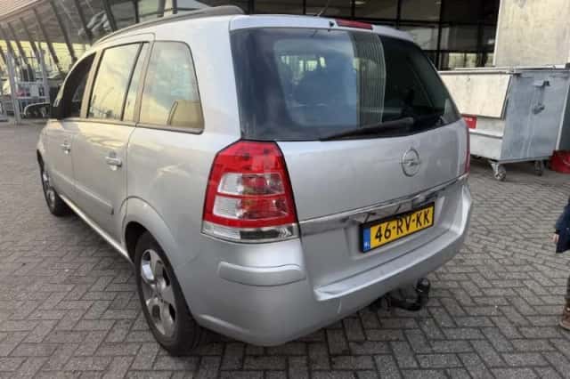 Opel Zafira (2005) thumbnail 5