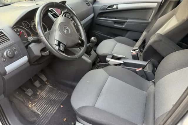 Opel Zafira (2005) thumbnail 6