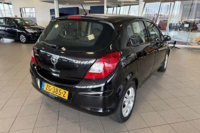 Opel Corsa (2009) thumbnail 4