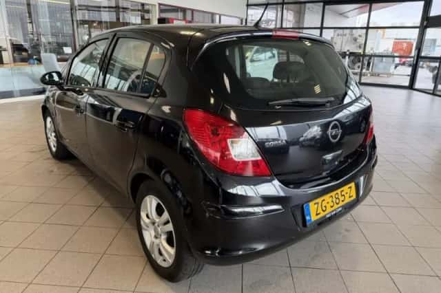Opel Corsa (2009) thumbnail 5