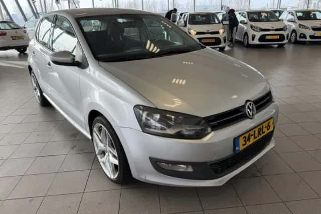 Volkswagen Polo (2010) thumbnail 2