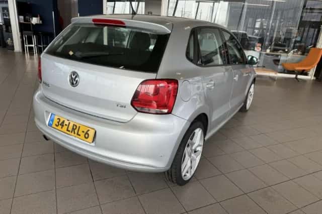 Volkswagen Polo (2010) thumbnail 3