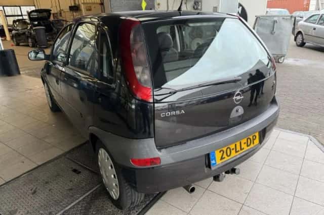 Opel Corsa (2003) thumbnail 5