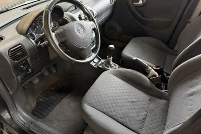 Opel Corsa (2003) thumbnail 6