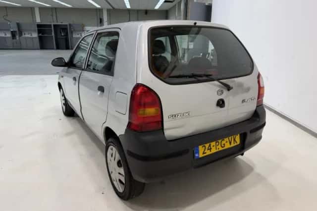 Suzuki Alto (2004) thumbnail 5