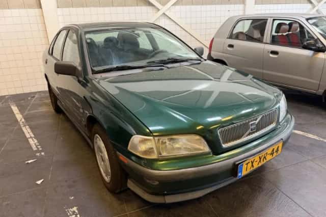 Volvo S40 (1998) thumbnail 2