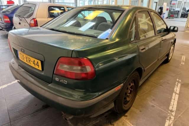 Volvo S40 (1998) thumbnail 4