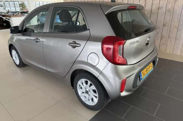 Kia Picanto (2019) thumbnail 3