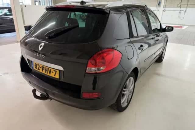 Renault Clio (2011) thumbnail 2