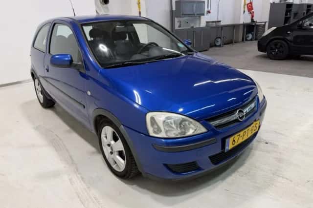 Opel Corsa (2004) thumbnail 2