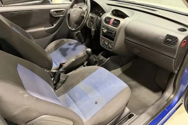 Opel Corsa (2004) thumbnail 3