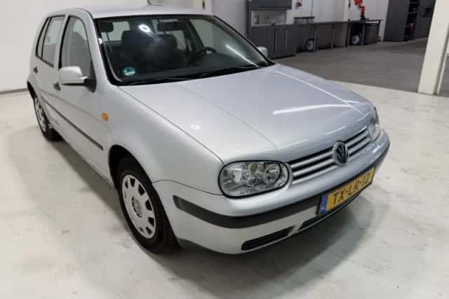 Volkswagen Golf (1998) thumbnail 2